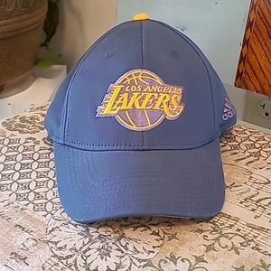 ADIDAS NBA LA Lakers fitted hat. Sz S/M. Dark Grey and gold